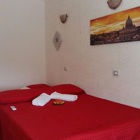 Domus Italiana Hotel Рим Екстериор снимка