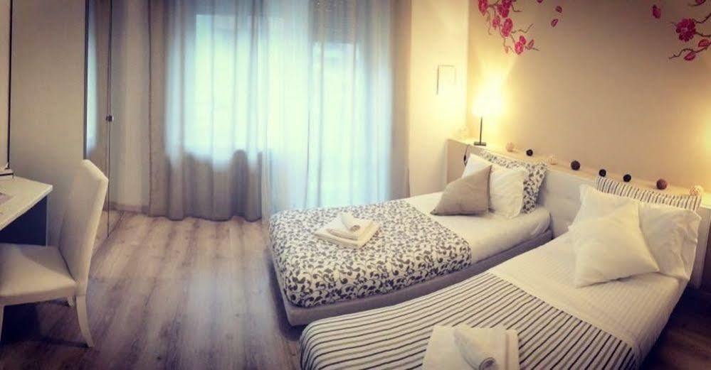 Domus Italiana Hotel Рим Екстериор снимка