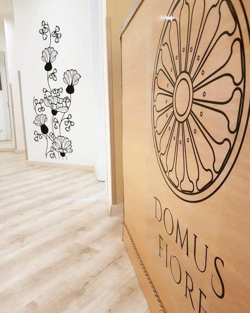 Domus Italiana Hotel Рим Екстериор снимка