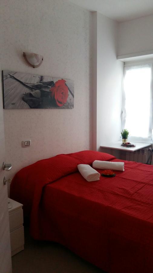 Domus Italiana Hotel Рим Екстериор снимка