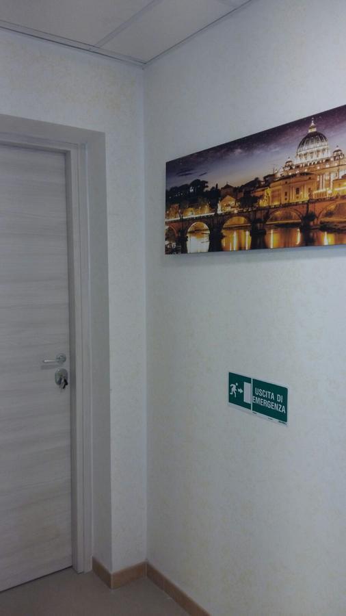 Domus Italiana Hotel Рим Екстериор снимка