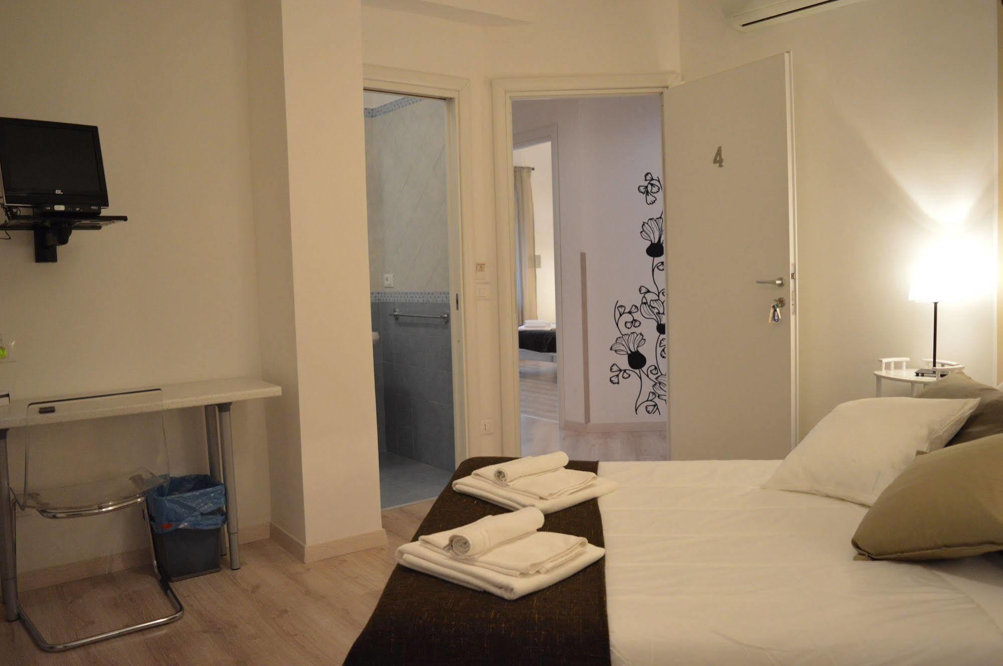 Domus Italiana Hotel Рим Екстериор снимка