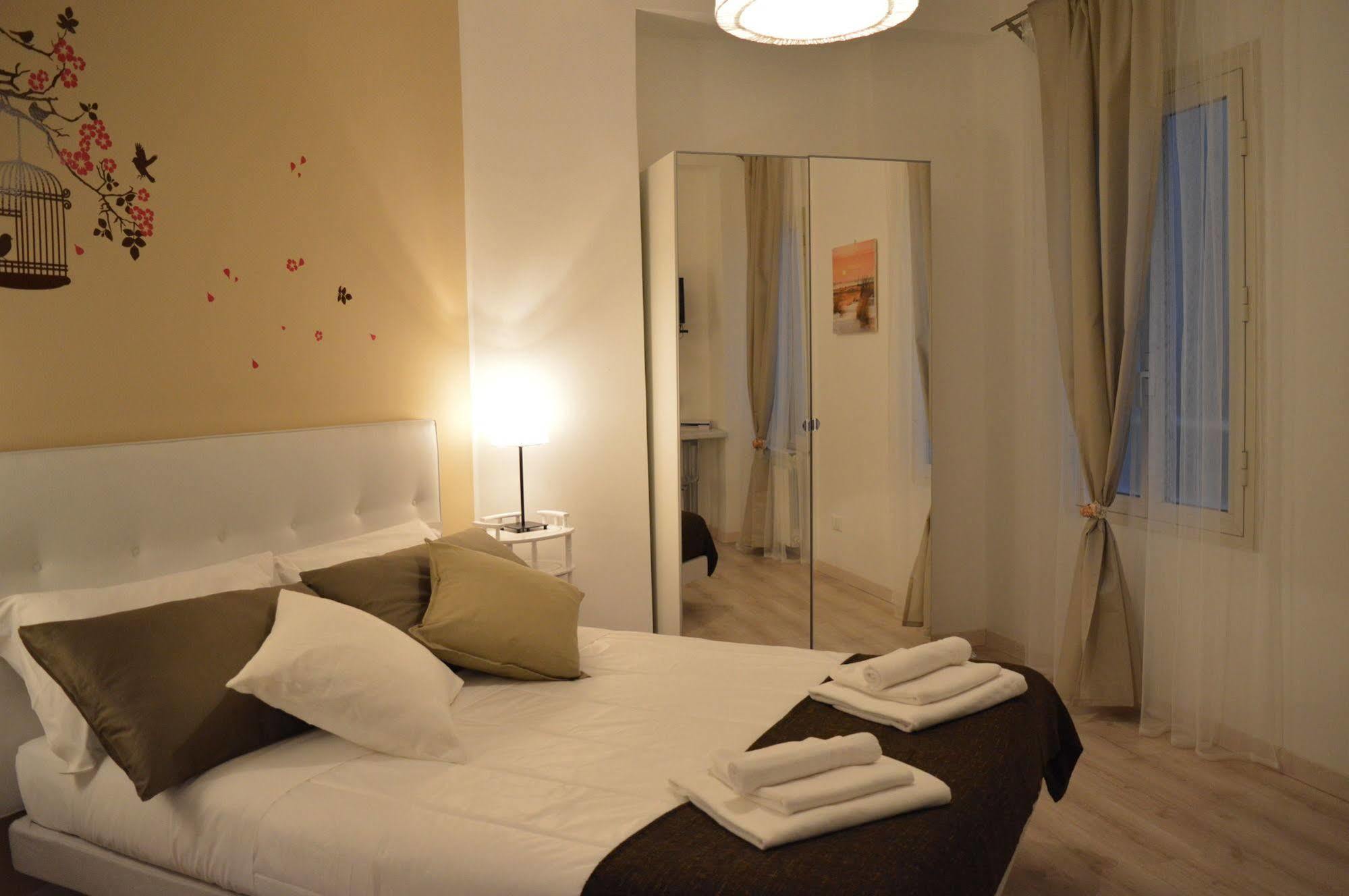 Domus Italiana Hotel Рим Екстериор снимка