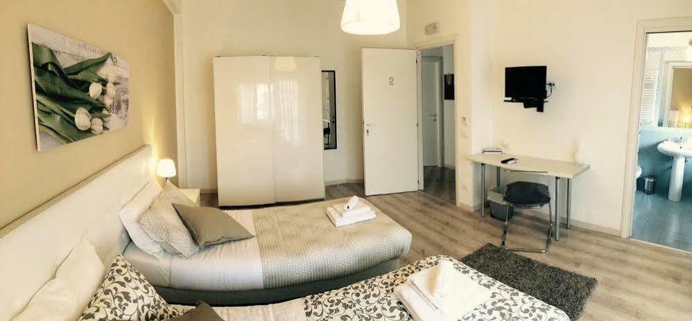 Domus Italiana Hotel Рим Екстериор снимка